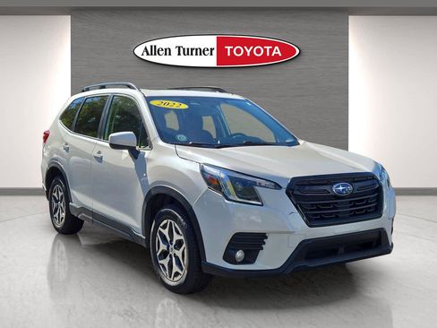 Used 2022 Subaru Forester Premium image 1