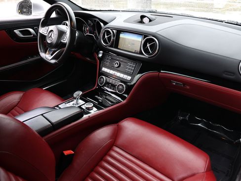 Used 2017 Mercedes-Benz SL 550 image 22
