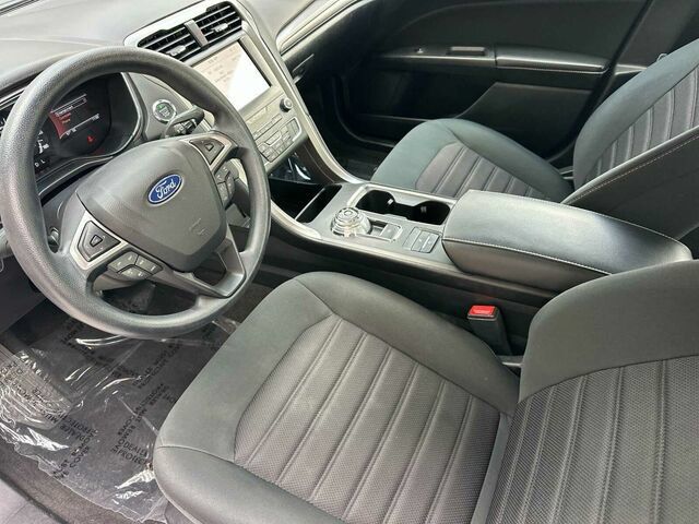 Used 2020 Ford Fusion SE FWD image 10