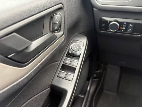 Used 2022 Ford Escape SE w/ SE Sport Appearance Package FWD image 22