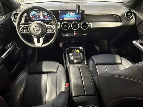 Used 2021 Mercedes-Benz GLB 250 4MATIC image 29