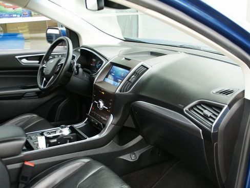 Used 2020 Ford Edge Titanium image 40