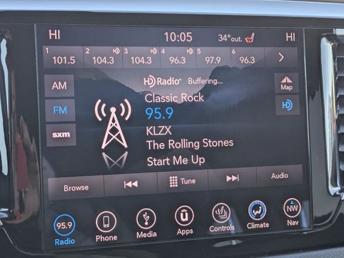 Used 2018 Chrysler Pacifica Touring-L Plus image 21