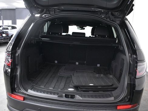 Used 2022 Land Rover Discovery Sport S image 32