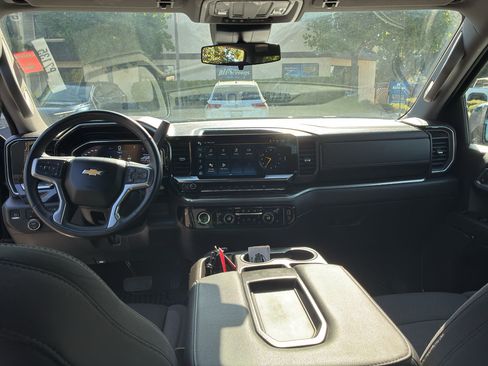 Used 2023 Chevrolet Silverado 1500 LT AWD/4WD image 47