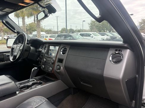 Used 2016 Ford Expedition EL Platinum image 18