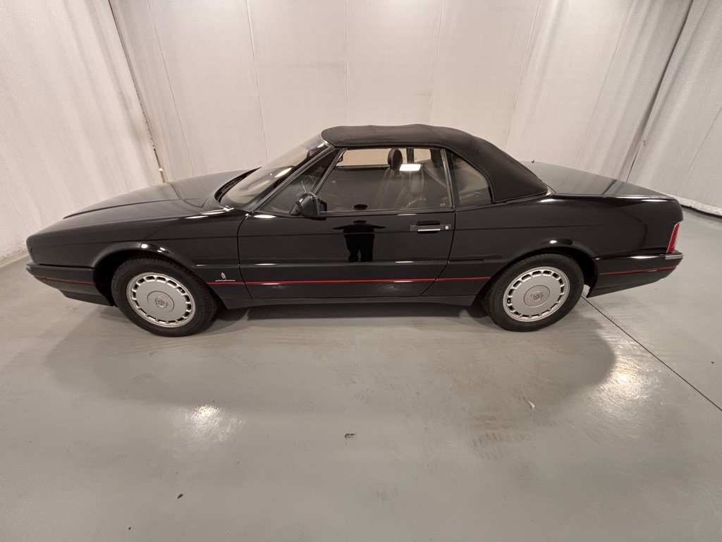 Used 1992 Cadillac Allante FWD image 8