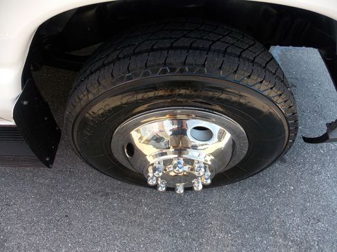 Used 2018 Ford E-350 and Econoline 350 Super Duty w/ Motorhome Prep Package image 33