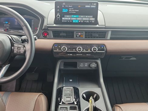 Certified 2025 Honda Pilot Elite image 22