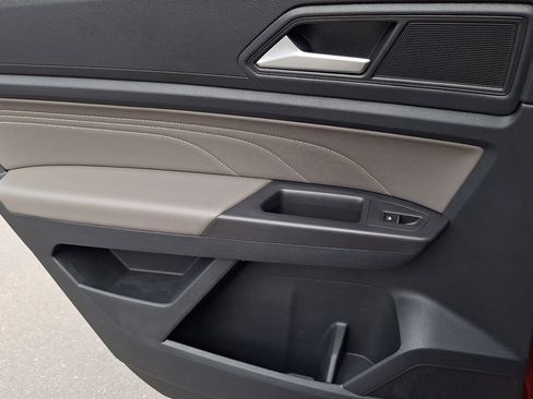 Used 2023 Volkswagen Atlas SE image 13