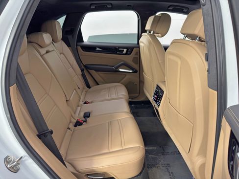 Used 2019 Porsche Cayenne Turbo image 44