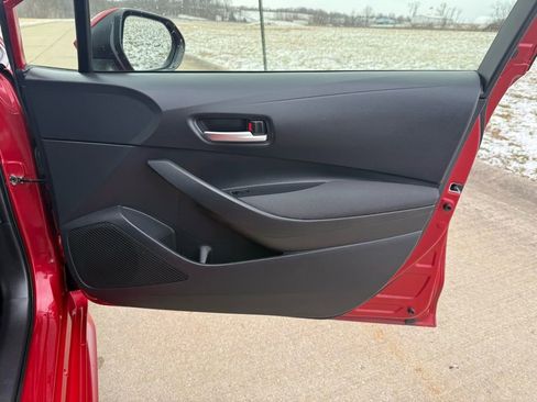 Used 2021 Toyota Corolla LE w/ Carpet Mat Package (TMS) image 19