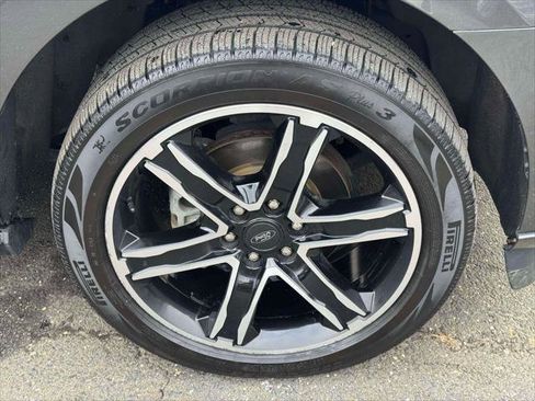 Used 2021 Ford Expedition Limited image 9