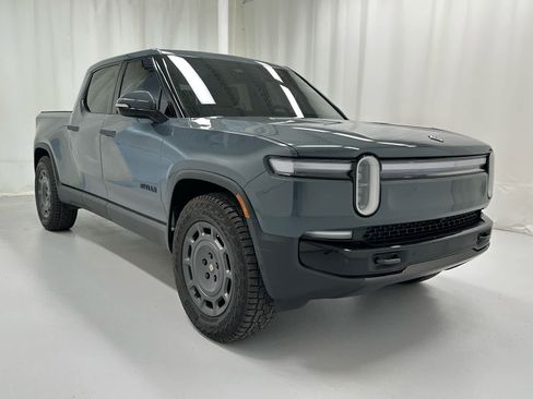 Used 2026 Rivian R1T Premium Quad AWD/4WD image 1