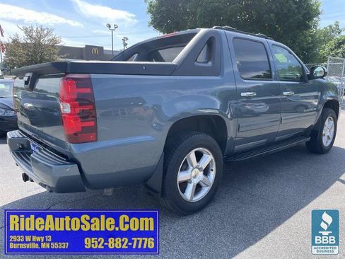 Used 2011 Chevrolet Avalanche LS w/ Regional Value Package AWD/4WD image 5