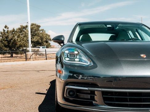 Used 2017 Porsche Panamera 4S AWD/4WD image 9