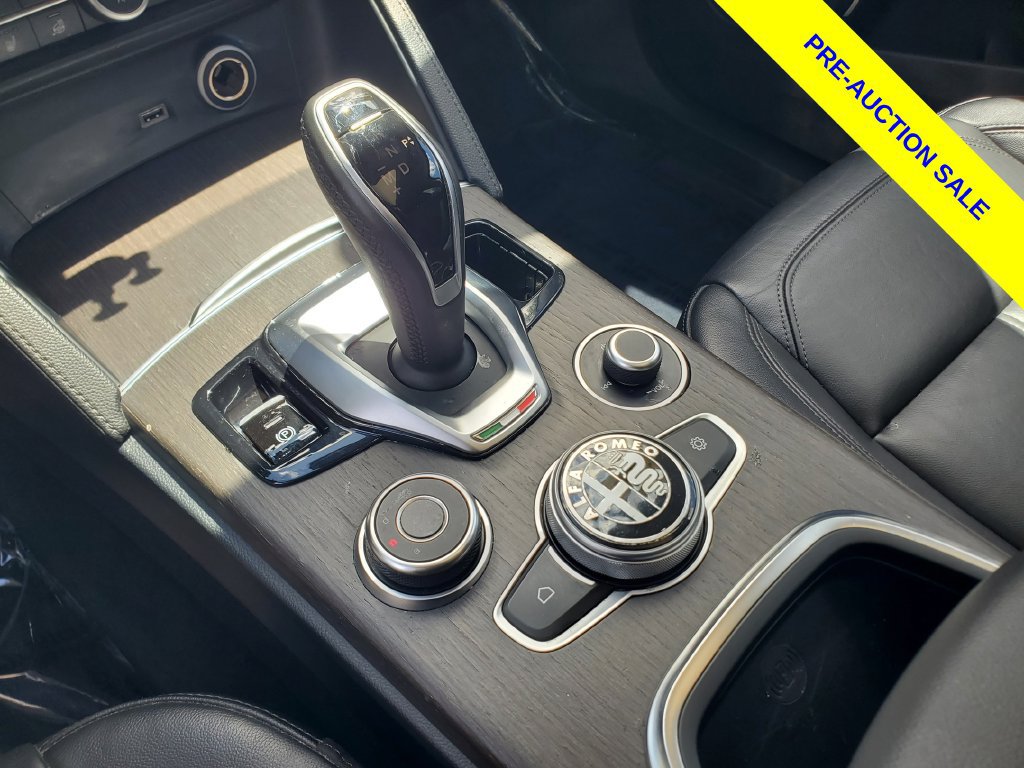 Used 2021 Alfa Romeo Stelvio Ti w/ Nero Edizione AWD/4WD image 32