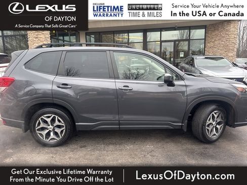 Used 2024 Subaru Forester Premium image 2