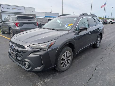Used 2023 Subaru Outback Premium AWD/4WD image 5