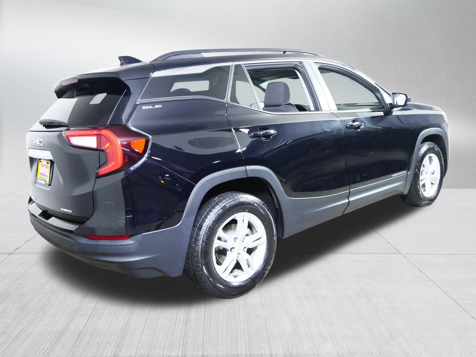 Used 2023 GMC Terrain SLE w/ Driver Convenience Package AWD/4WD image 7