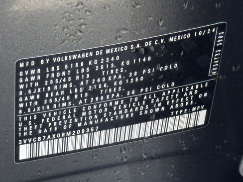 Certified 2024 Volkswagen Tiguan SE R-Line FWD image 40