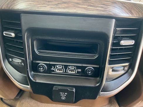 Used 2020 RAM 1500 Laramie AWD/4WD image 14