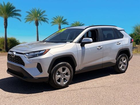 Used 2024 Toyota RAV4 XLE FWD image 31