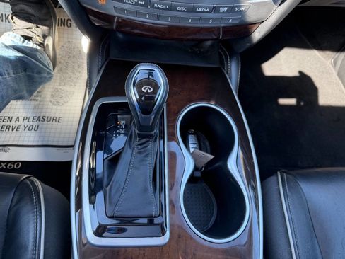 Used 2017 INFINITI QX60 Luxe w/ Deluxe Technology Package image 29