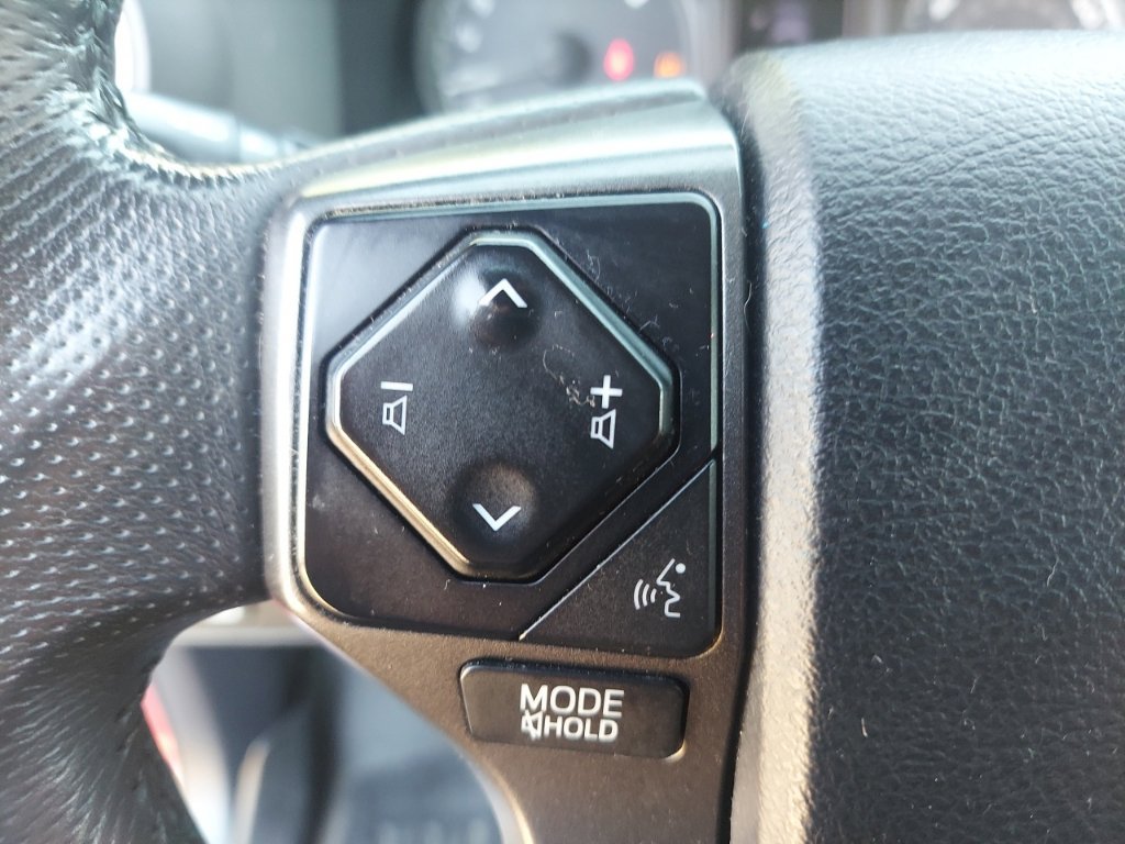Used 2016 Toyota Tacoma TRD Sport w/ Towing Package AWD/4WD image 10