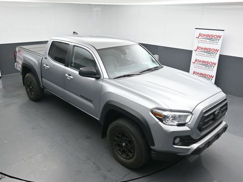 Used 2023 Toyota Tacoma SR5 AWD/4WD image 22
