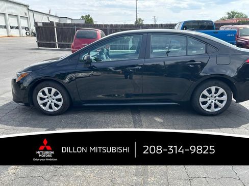 Used 2025 Toyota Corolla LE FWD image 16