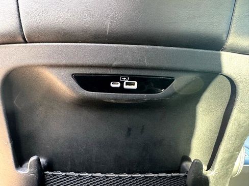 Used 2023 Chrysler Pacifica Touring-L image 17