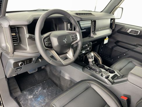 New 2025 Ford Bronco Badlands w/ Sasquatch Package image 4