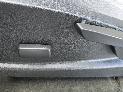 Used 2015 Chevrolet Colorado W/T w/ WT Convenience Package image 12