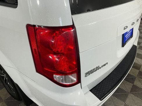 Used 2015 Dodge Grand Caravan SXT FWD image 15