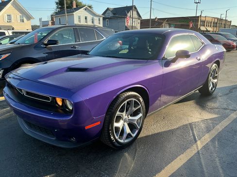 Used 2016 Dodge Challenger SXT Plus image 2