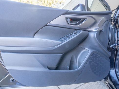 Certified 2025 Subaru Impreza 2.0i image 7