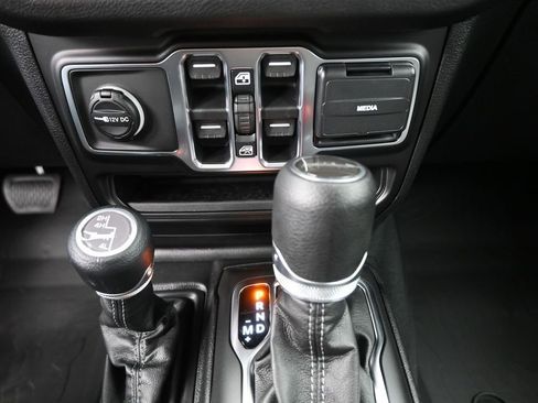 New 2026 Jeep Gladiator Sport AWD/4WD image 31