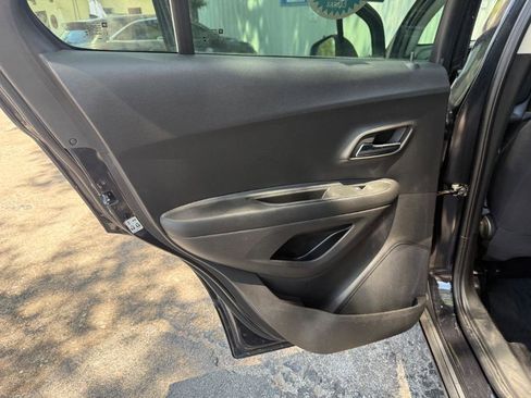 Used 2015 Chevrolet Trax LS FWD image 19