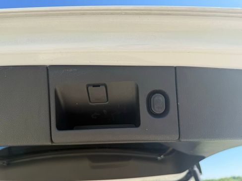 Used 2016 GMC Yukon Denali w/ Open Road Package image 7