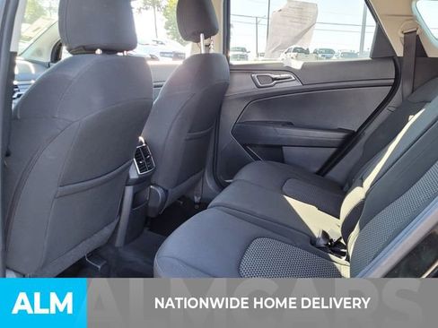 Used 2024 Kia Sportage LX image 5