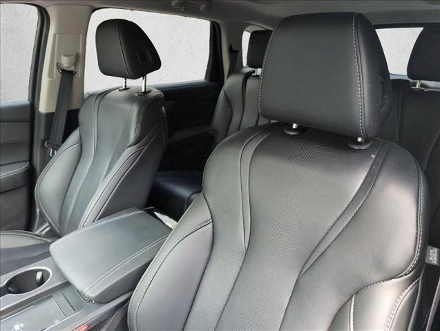 Used 2025 Acura MDX w/ Technology Package FWD image 12