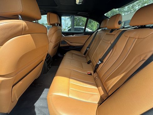Used 2019 BMW 530i w/ M Sport Package RWD image 12