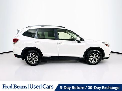 Used 2019 Subaru Forester Premium w/ All-Weather Package AWD/4WD image 9