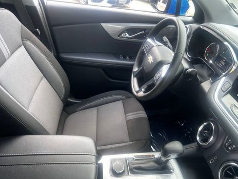 Used 2025 Chevrolet Blazer LT FWD image 19