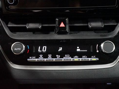 Certified 2025 Toyota Corolla LE FWD image 20