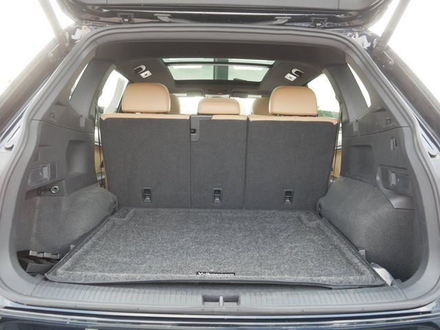 Certified 2024 Volkswagen Tiguan SE w/ Panoramic Sunroof Package AWD/4WD image 18