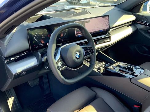 Used 2024 BMW 530i RWD image 17