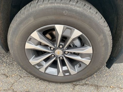 Used 2025 Chevrolet Equinox LT w/ Convenience Package II image 12