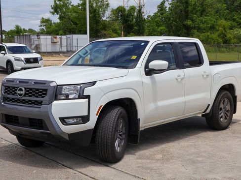 Certified 2025 Nissan Frontier SV w/ SV Convenience Package RWD image 23